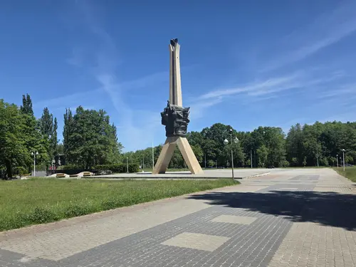 Pomnik Walki i Pracy - tzw. Żyrafa