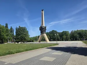Pomnik Walki i Pracy - tzw. Żyrafa