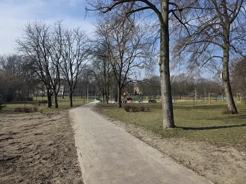 Widok na plac zabaw
