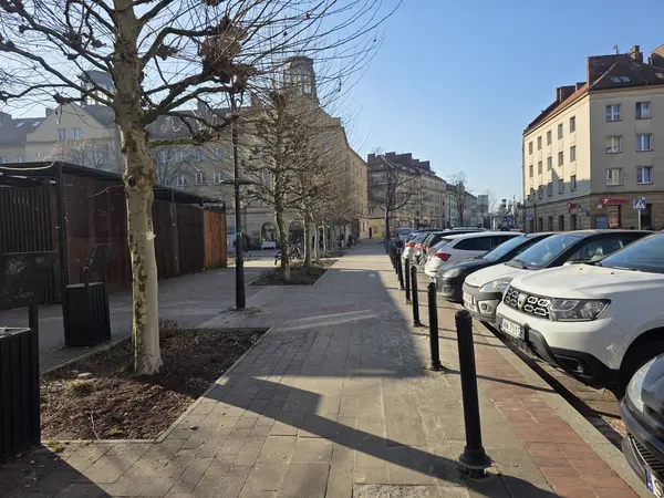 Wzdłuż ulicy Bocheńskiego