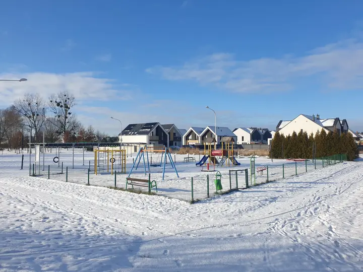 Plac zabaw zimą