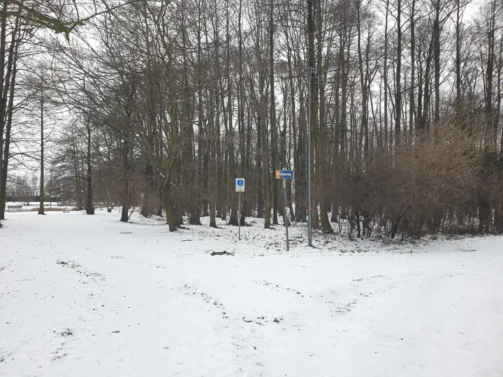 Rozdroże, wejście od ulicy Rybnej