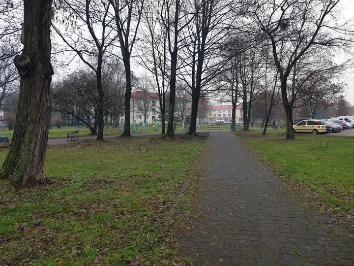 Widok ze skweru w stronę Rynku