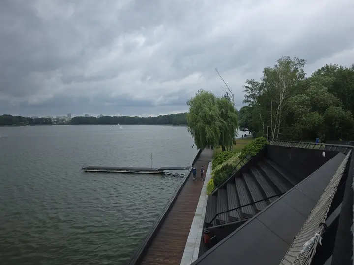 Tychy widziane z punktu widokowego nad jeziorem