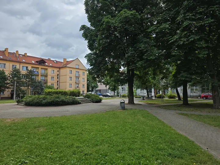 Widok na centralną część skweru