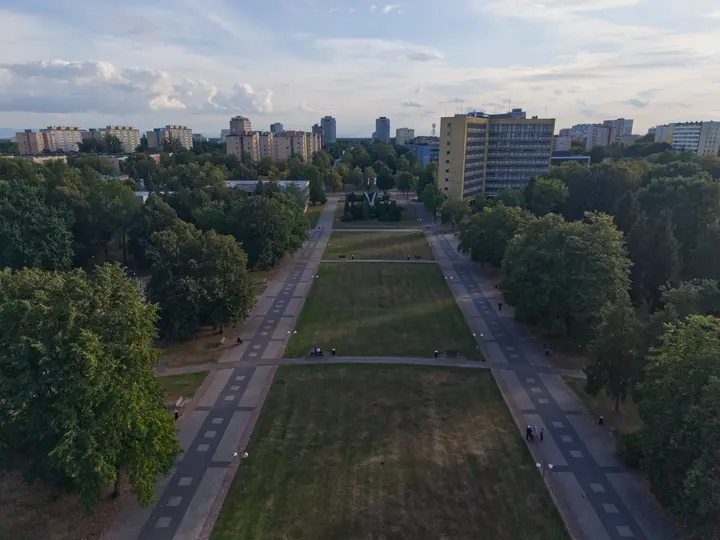Urząd Miasta Tychy po prawej stronie