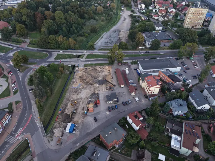 Widok placu targowego podczas remontu