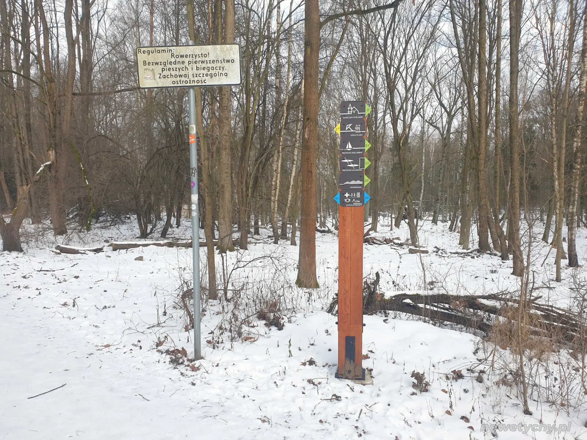 Droga dookoła jeziora, zdjęcie znaku