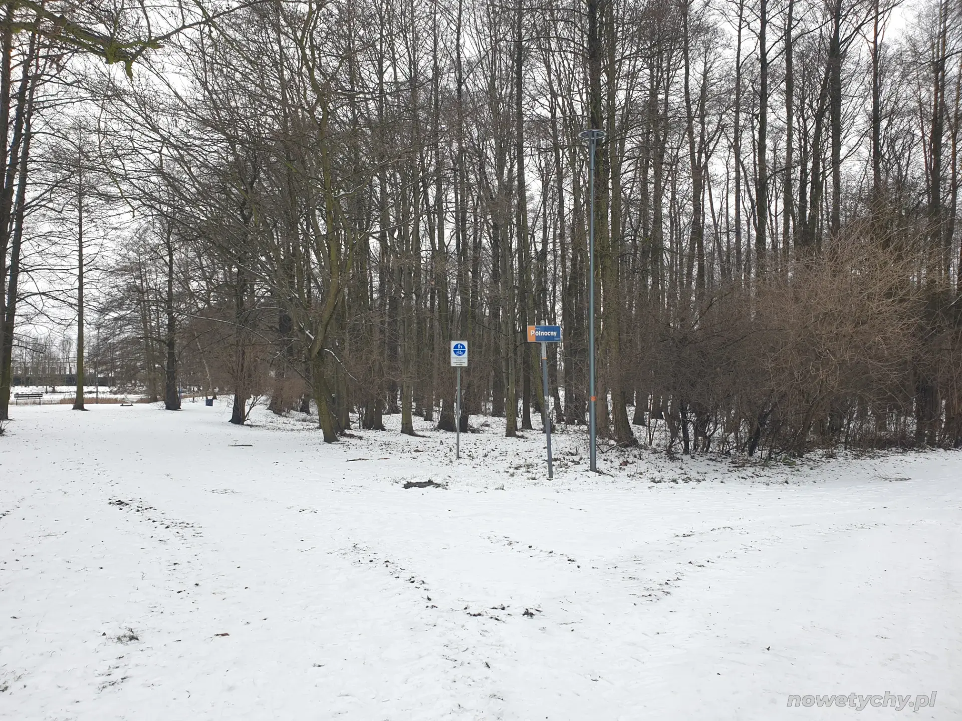 Rozdroże, wejście od ulicy Rybnej
