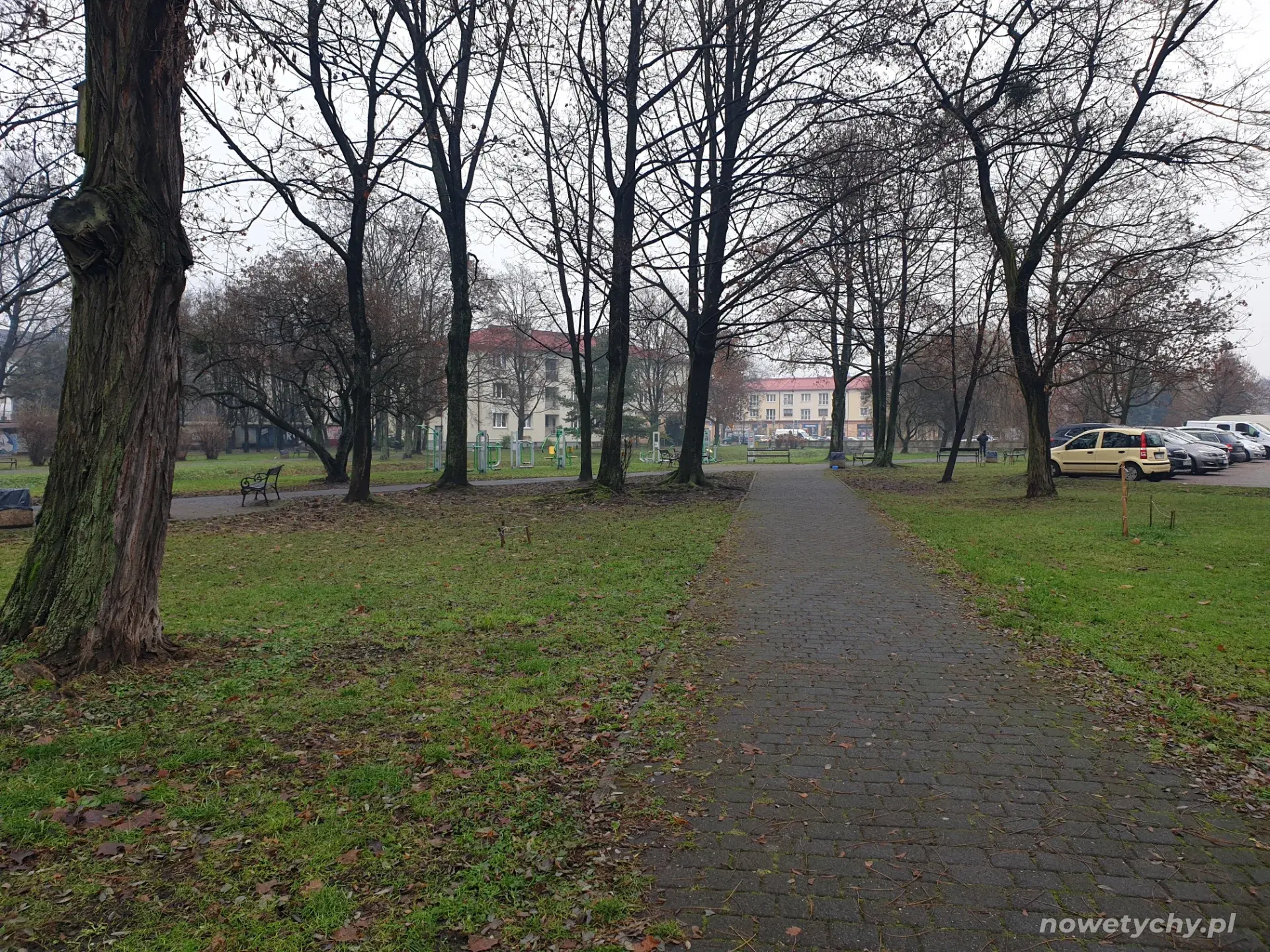 Widok ze skweru w stronę Rynku