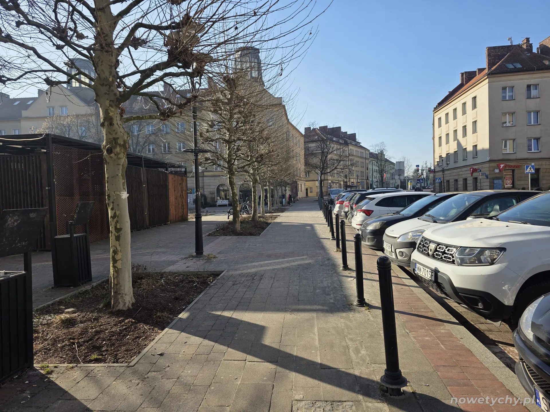 Wzdłuż ulicy Bocheńskiego