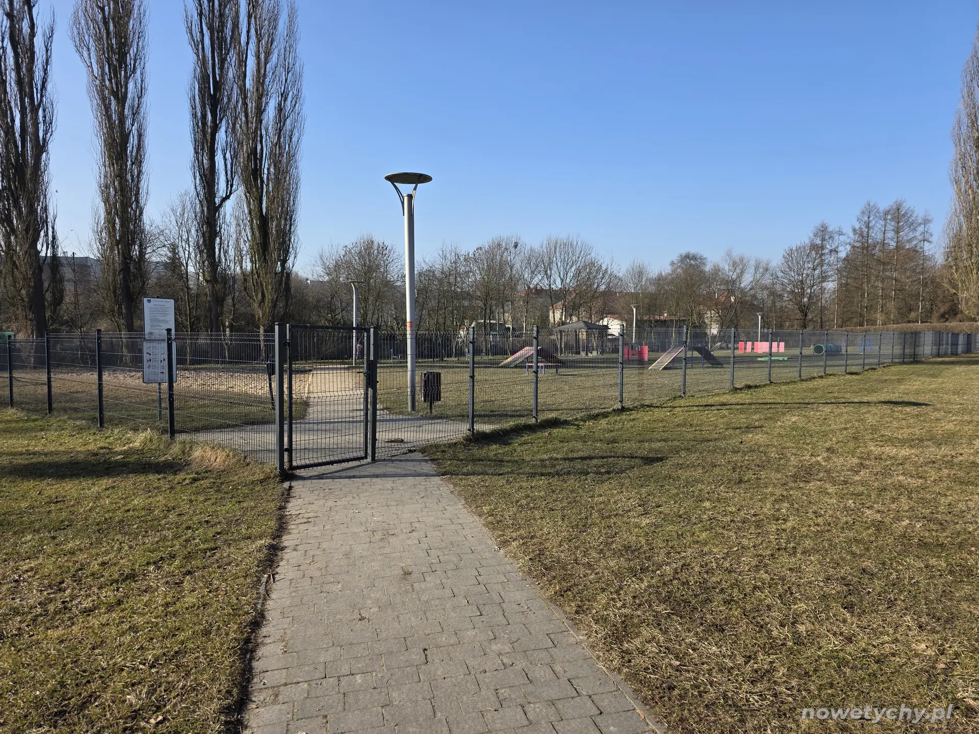 Wejście do Psiego Parku