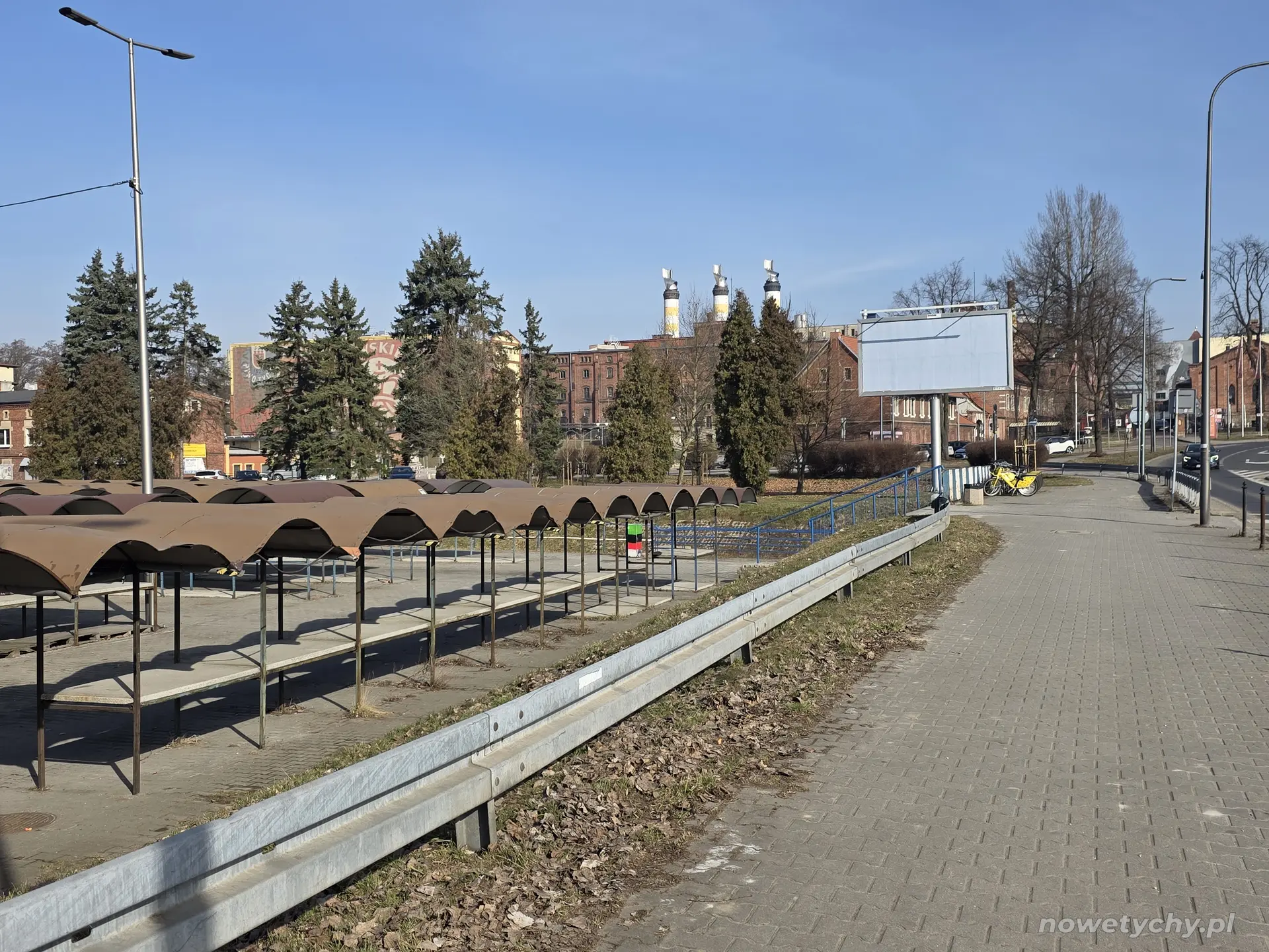 Widok wzdłuż alei Bielskiej