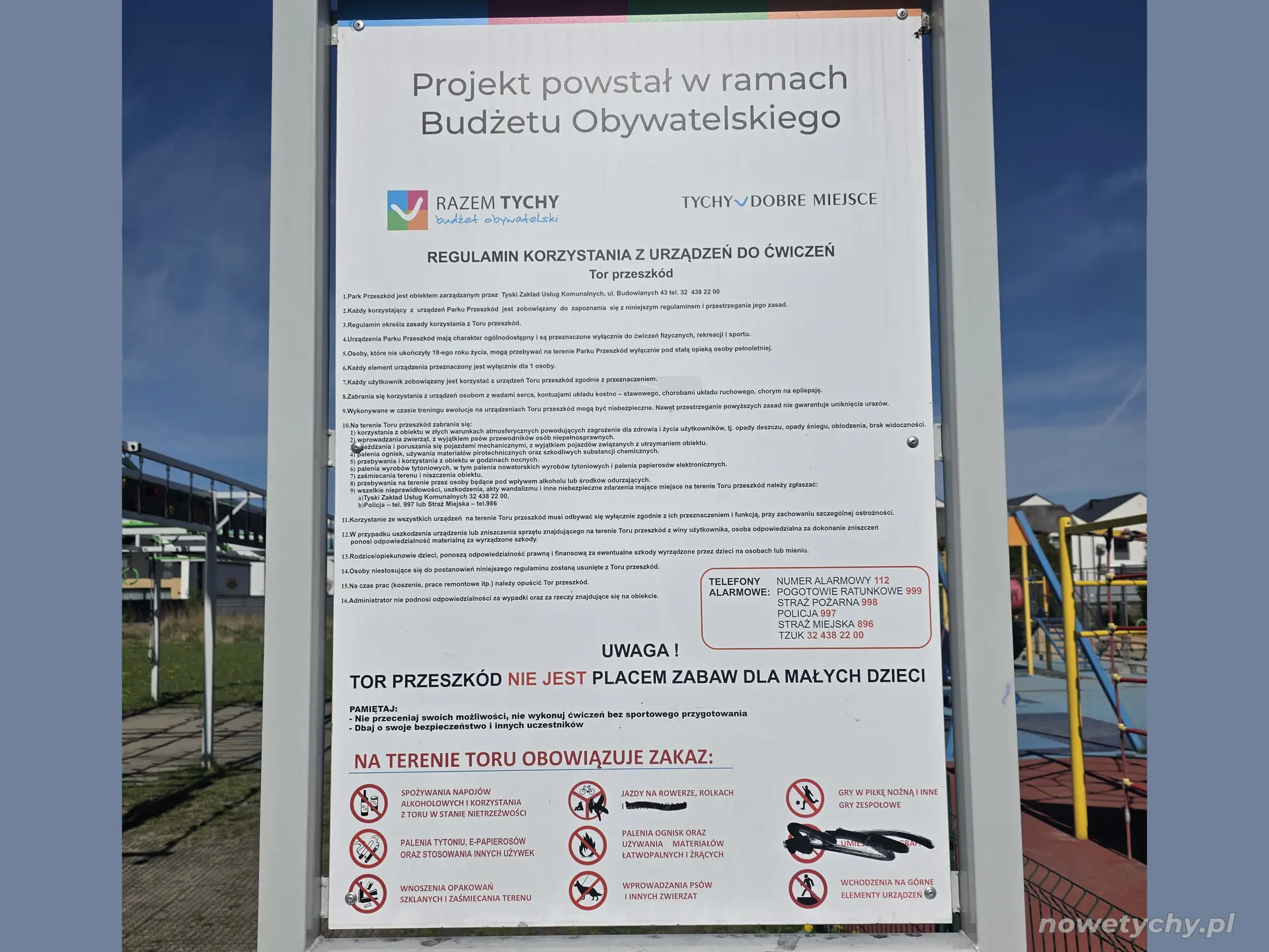 tablica informacyjna toru przeszk&oacute;d
