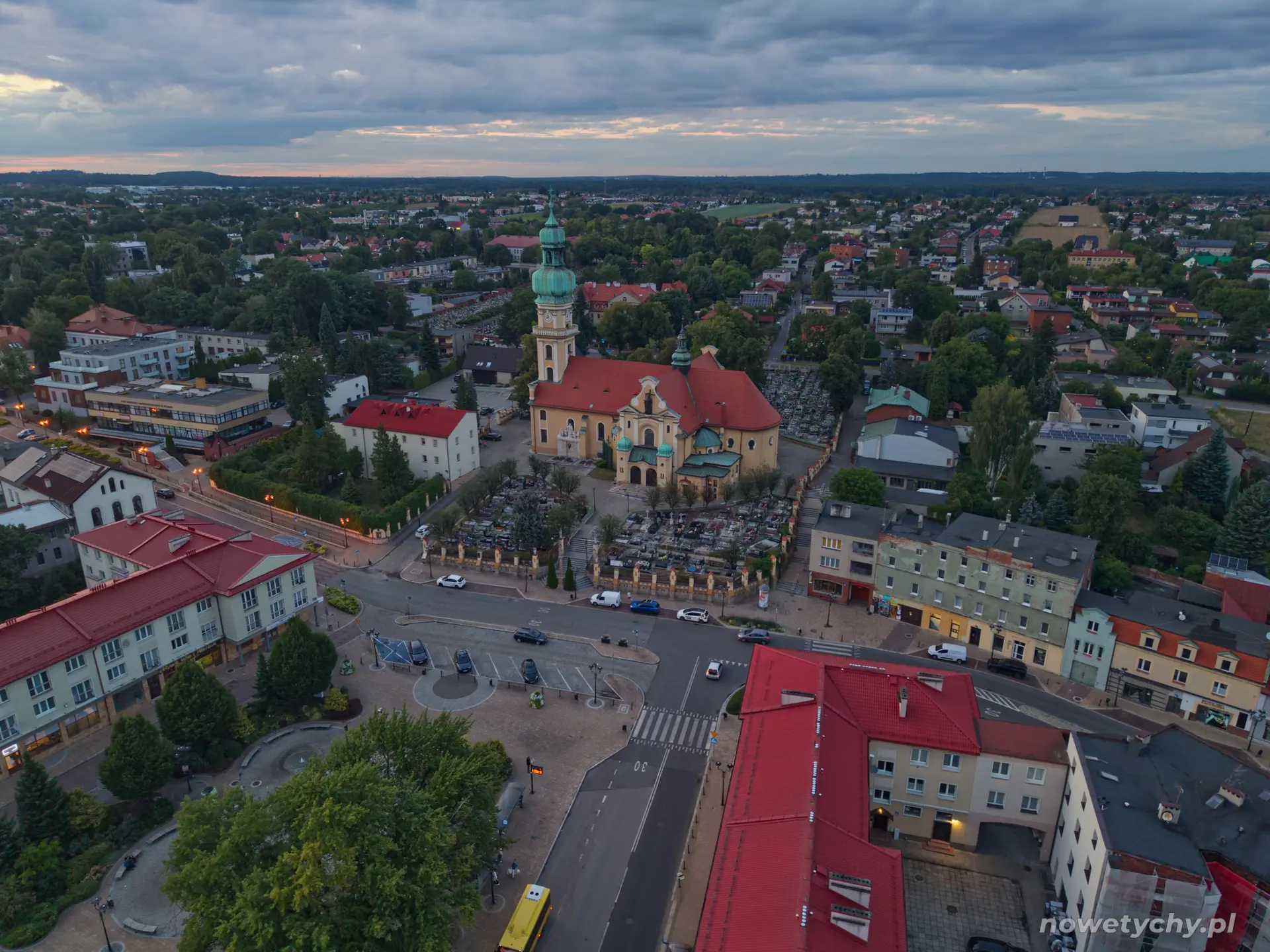 Rynek i Bazylika Mniejsza w Starych Tychach widziane z lotu ptaka